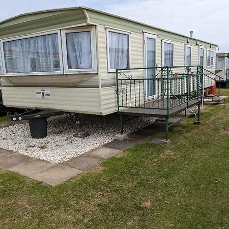 L&G Family Holidays 6 Berth Coral Beach Laura Familys Only And Lead Person Must Be Over 30 Ingoldmells Exterior foto