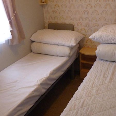 L&G Family Holidays 6 Berth Coral Beach Laura Familys Only And Lead Person Must Be Over 30 Ingoldmells Exterior foto